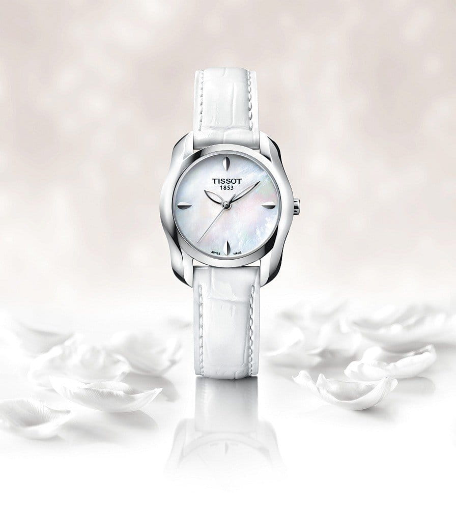 Tissot Tissot T-Trend T-Wave T023.210.16.111.00 T Wave, наручные женские часы фото под углом