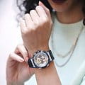 Casio Casio G-Shock GMA-S120GS-8ADR (GMA-S120GS-8A)  наручные женские часы фото под углом.
