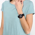 Casio W-216H-1A наручные мужские часы застежка крупным планом